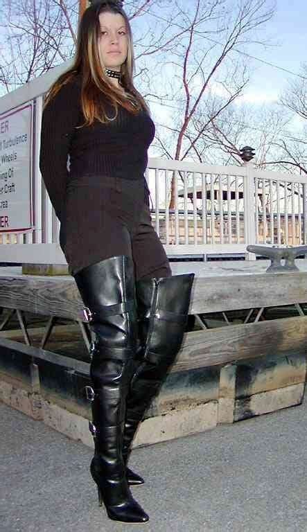 Pin By Nat Merideth On I Love Boots 7 Leather Thigh High Boots Hot Boots Cool Boots