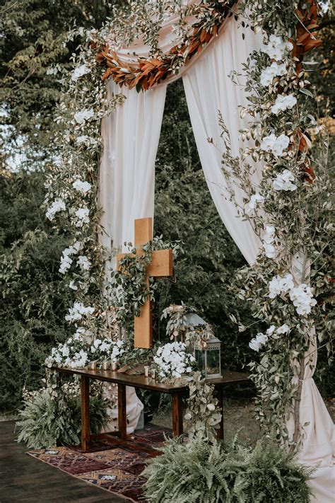 Rustic-Chic Outdoor Christian Ceremony