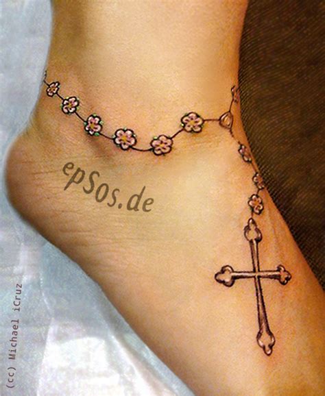 This lovely cross tattoo for women at the back of the neck is the best way to represent your faith, hope, and beliefs. Cross Tattoo Designs For Men and Women | Home Finance