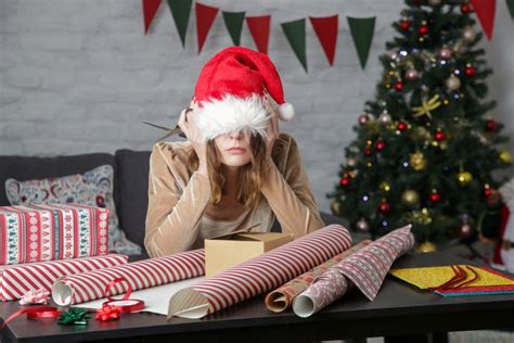 Daily Hacks Tips And Tricks To Wrap Round Christmas Gifts And More