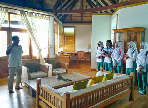Little Eco Warriors Visit The Maldives Coco Collection