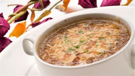 Receta de Sopa de cebolla con queso gratinado Karlos Arguiñano