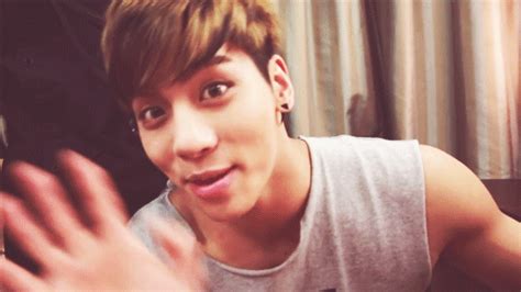Taemin Junkie — Why I Want To Punch Jonghyun In His Microscopic Flaccid