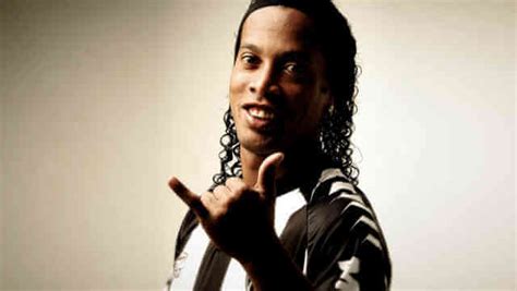 Ronaldinho gaúcho news, gossip, photos of ronaldinho gaúcho, biography ronaldinho gaúcho dating history, 2021, 2020, list of ronaldinho gaúcho relationships. Ronaldinho Short Hair