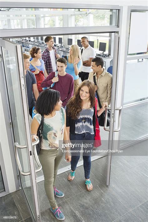 College Students Leaving Classroom Foto De Stock Getty Images