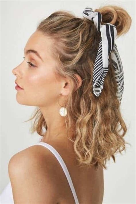 10 awestruck short curly blonde hairstyles hairstylecamp