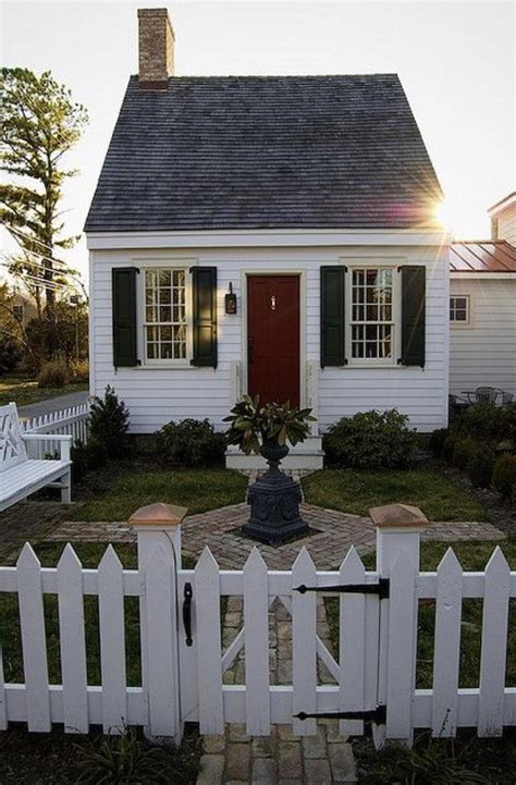 Tiny Cape Cod Style House With Cozy Courtyard Rcozyplaces