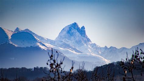 The pic du midi, where the moon's map was drawn up for nasa in 1969, is the oldest high mountain astronomy observatory in the world. PIC DU MIDI D'OSSAU VU DE PAU photo et image | nature ...