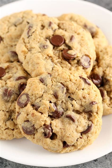 This recipe makes eight large cookies, or sixteen small cookies. Small Batch Oatmeal Chocolate Chip Cookies - Live Well ...