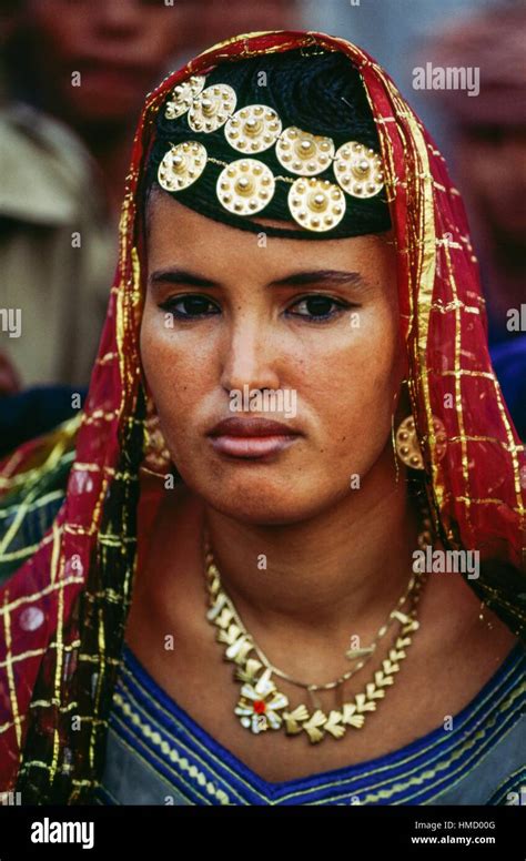 Young Tuareg Woman At Wedding Party Hi Res Stock Photography And Images