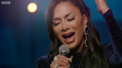 Nicole Scherzinger Floors Viewers With Killer Vocals As She Performs On