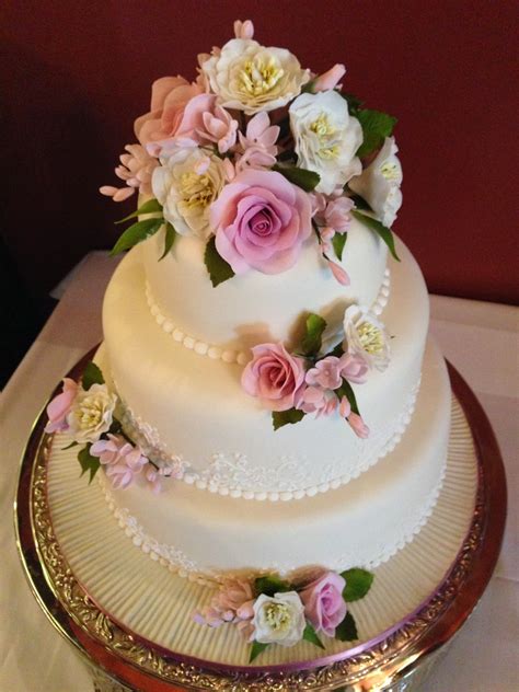 Wedding Cakes By Franziska Beautiful Wedding Cake With Dusky Pink Roses