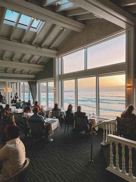 5 Luxurious San Diego Anniversary Dinner Ideas - Palm Trees & Pellegrino