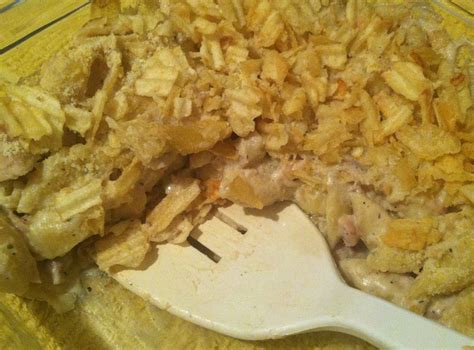 Mix sour cream, milk, salt and pepper together. Tuna Stroganoff Casserole Ingredients: 1 can cream soup of ...