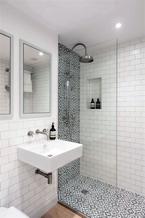 Tile trends for bathroom and powder room flooring. 15 Bathrooms With Amazing Tile Flooring | Small bathroom ...