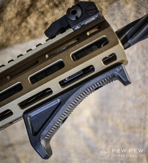 8 Best Ar 15 Foregrips Hands On Vertical And Angled Pew Pew Tactical