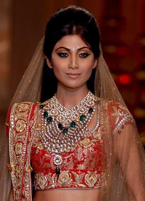 Gold And Diamond Jewellery Designs Shilpa Shetty In Kundan Bridal Jewelery