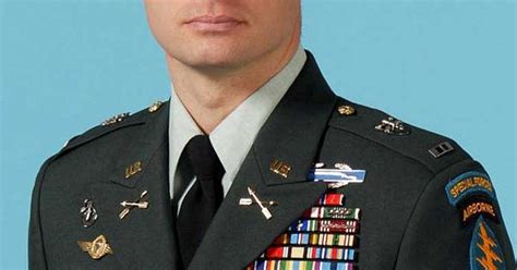 Us Army Green Berets Green Beret Gave Life Leading His Brothers In