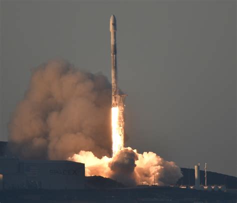 Spacex Successfully Launches From Vandenberg Air Force Base Daily Breeze