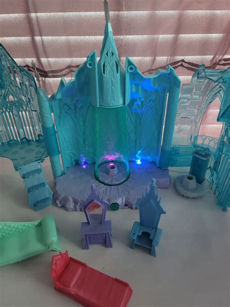 Disney Frozen Elsa Magical Lights Palace Ice Castle Play Set 2013
