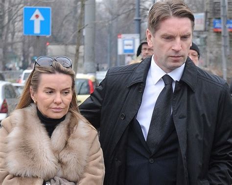 Problem z jarosławem kaczyńskim polega na tym, że nigdy nie płaci swoimi pieniędzmi. Kiedyś byli nierozłączni. Dzisiaj przechodzą poważny ...