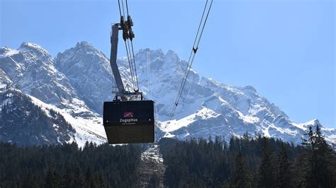 Die neue seilbahn zugspitze wird feierlich eröffnet und nimmt dann am 22.12. So kommst du mit der Seilbahn auf die Zugspitze - PromiPlanet