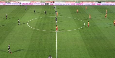 Dal 2017 è patrocinante in cassazione e dinanzi alle giurisdizioni superiori. Catanzaro - Palermo 1-1, punto d'oro per i Rosanero (con 2 espulsi)