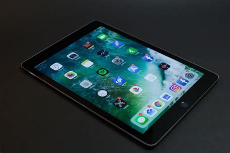 Ipad pro is a true powerful tablet and some even go too far to say that it is the best model apple released to date. 8 Ways to Fix iPad Split-Screen Not Working (2020) - Saint