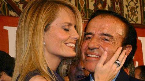 Cecilia bolocco apoyó la creación de una nueva constitución para chile, se refirió al cáncer cerebral que sufrió su hijo máximo, de 16 años y a su intensa labor contra las personas que sufren esta. Así de grande está Máximo, el hijo de Cecilia Bolocco y ...