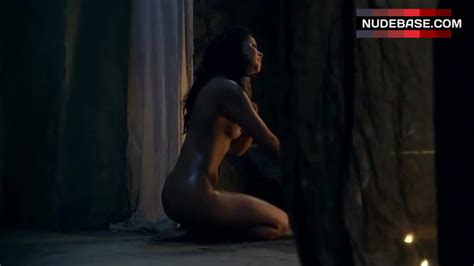 Marisa Ramirez Naked Bathing Spartacus Gods Of The Arena