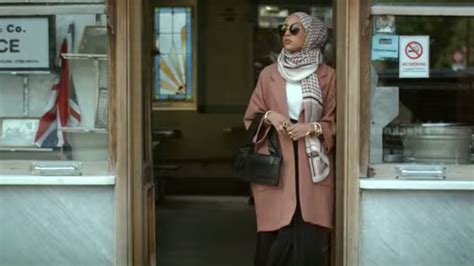 Handm Features First Hijab Wearing Woman In Advertising Abc7 Los Angeles