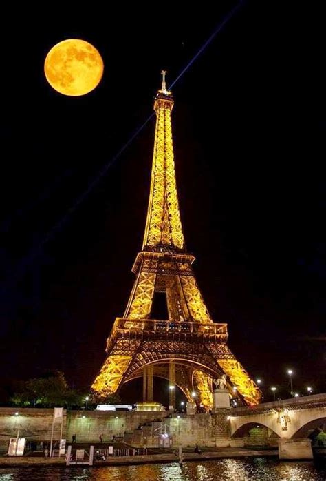 Infomedia 🇦🇷 On Eiffel Tower En 2019 Paris De Noche La Torre De