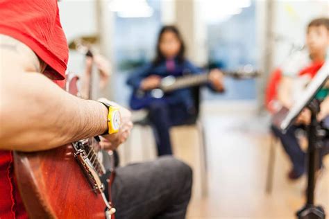 8 Ways Music Lessons Benefit Adults