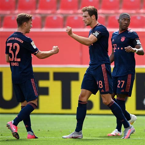 He whips in a deep cross early after spotting lewandowski peeling away to the back post. Bayer Leverkusen vs. Bayern Munich - Football Match ...