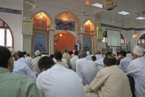 أن صلاة الظهر بعد الجمعة بدعة وضلالة وإيجاد شرع لم يأذن به الله فالواجب تركه والحذر منه وتحذير الناس منه والاكتفاء بصلاة الجمعة ، كما درج على ذلك رسول الله صلى الله عليه. الأوقاف: "فضائل وأعمال يوم عرفة ويوم الأضحى" عنوان خطبة ...