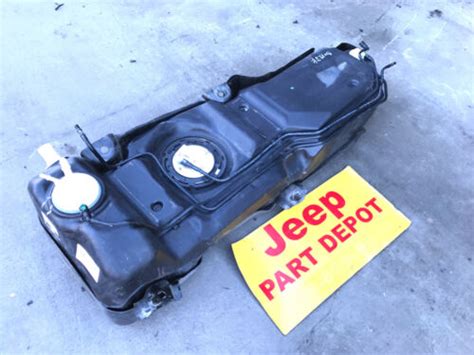 2007 2018 Jeep Wrangler Jk 2 Door Gas Tank W Shield Oem 05147717ae
