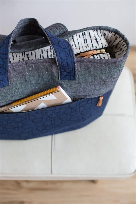 Free Ten Pocket Travel Tote Sewing Pattern With Optional Zipper Closure