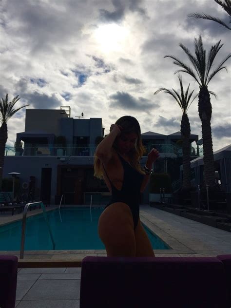 Still no news after liziane gutierrez coronavirus was vaccinated! EGO - Liziane Gutierrez se hospeda em hotel caro e curte ...