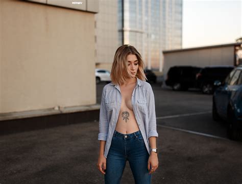 Wallpaper Model Blonde No Bra Covered Boobs Open Shirt Belly Tattoo Jeans Watch Black