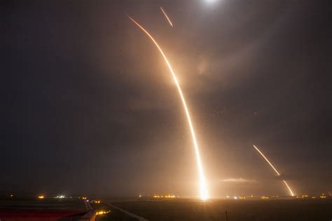 Long Exposure Photos Of The Historic Spacex Rocket Launch And Landing