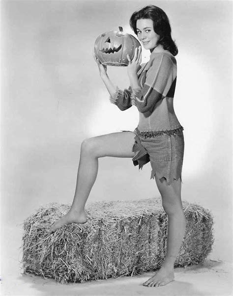 Vintage Halloween Pinups Flashbak