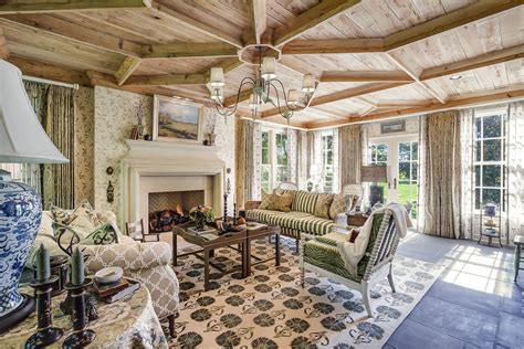 Quality Living Room Furniture Traditional Home Magazine Interior Design