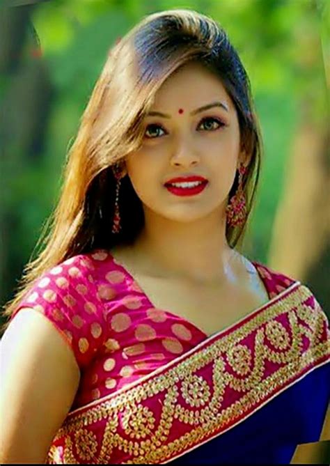 Pin By On Desi Look Desi Beauty Beauty Girl Indian Beauty