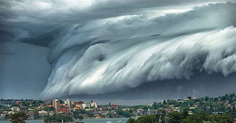 Horrifying Storm Footage Depicts Cloud Tsunamis