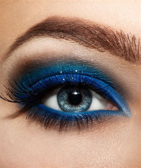 7 Beautiful Smokey Eye Makeup Looks Inspired By Blue And