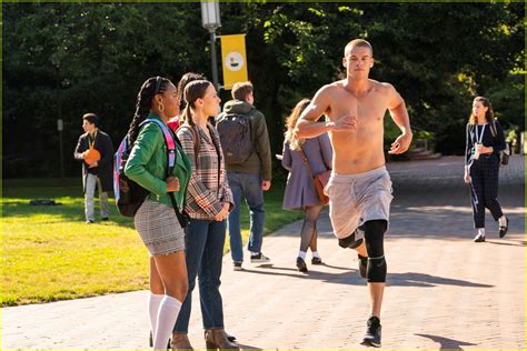 The Sex Lives Of College Girls Renewed For Season Three By Hbo Max Photo 4872021 Mindy