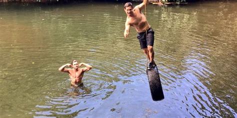 Shirtless Zac Efron Goes Rope Swinging In Hawaii Huffpost
