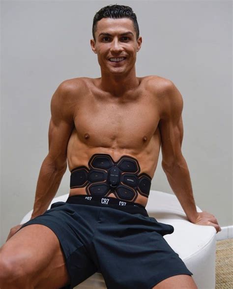 Wie schafft es cristiano ronaldo, so einen körper zu haben? Pin by Sana on Cristiano Ronaldo (CR7) | Fitness workout ...