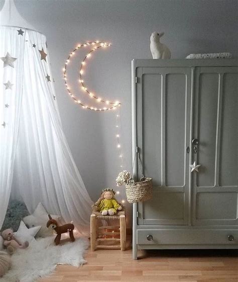 Now, you don't have to do that to see the beauty of the moon. 26 String Lights Ideas To Make A Kid's Room Dreamy - DigsDigs