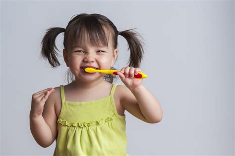 When Should Kids Start Brushing Teeth Teethwalls